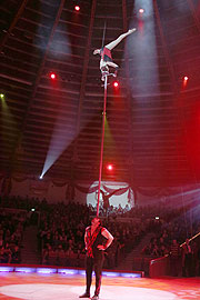 Alexander Batuev / Extrem-Yoga (©Foto: Martin Schmitz)